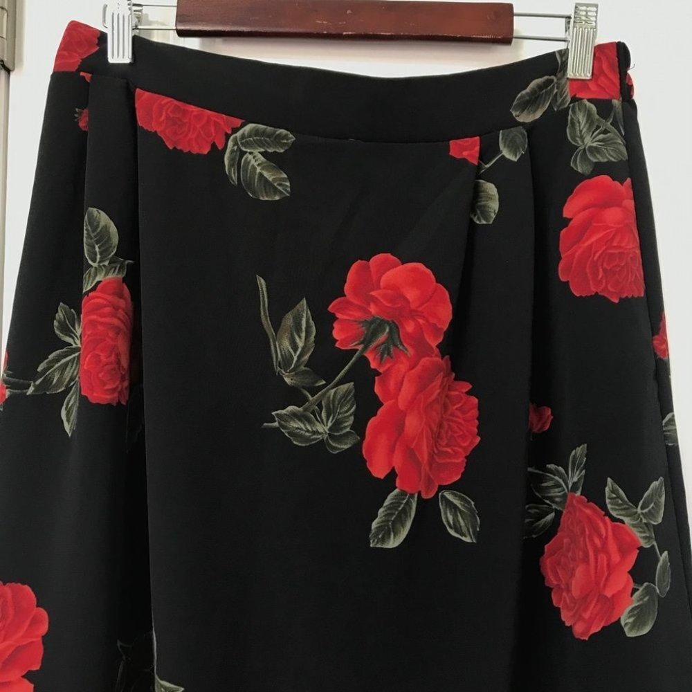 🤩2 for 20🤩 Vintage Black Floral Rose Midi Skirt - Picture 6 of 8